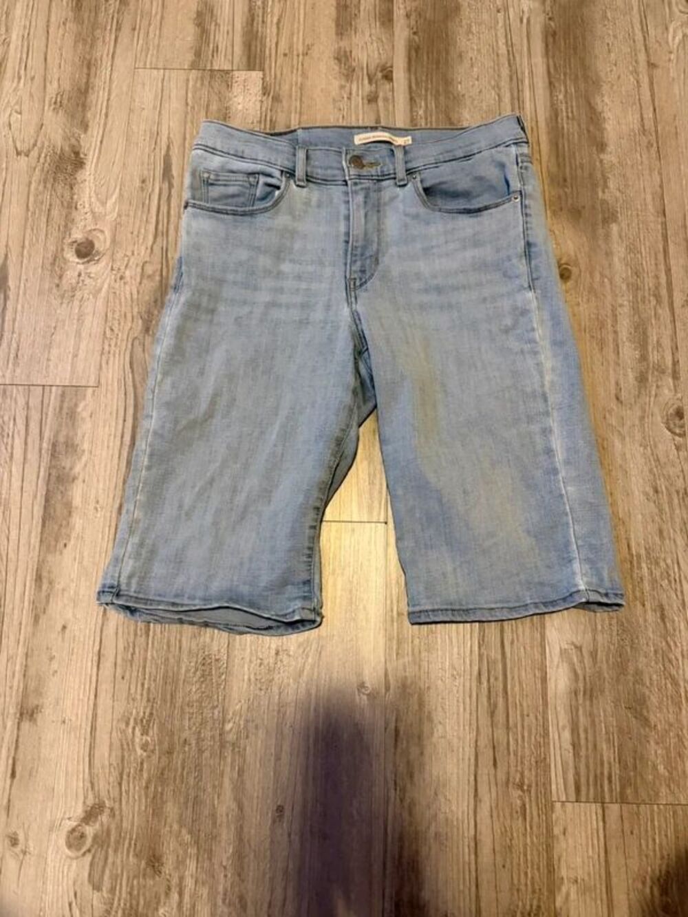 Levi Strauss Classic Bermuda Shorts women’s size 27